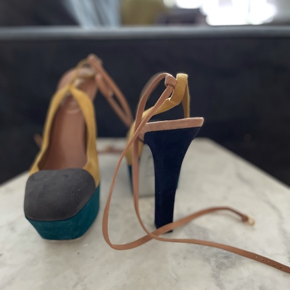 YSL size 9 suede platform tie up pumps - Picture 4 of 5